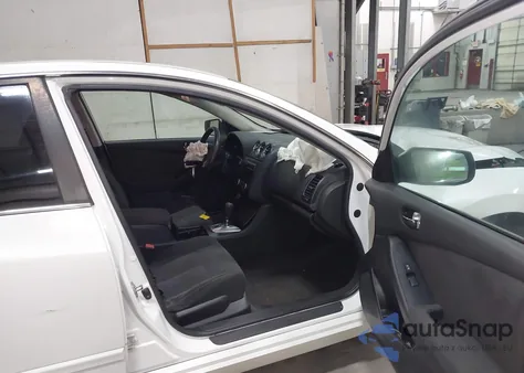 2011 Nissan Altima 2.5 S z USA, uszkodzony, nr VIN 1N4AL2AP7BN438674